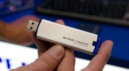 Super Talent USB 3.0 Express RC8 -  SSD-  - 